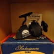 Prvn� smekac� navij�k od firmy Shakespeare v USA , s�rie SPIN WONDER 2080 model FC ( 1958) Vyr�b�l se jen jeden rok .